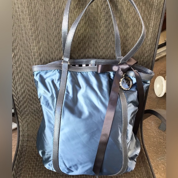 ❌SOLD❌ Henri Bendel Blue Nylon/Leather Tote Bag - Picture 4 of 11